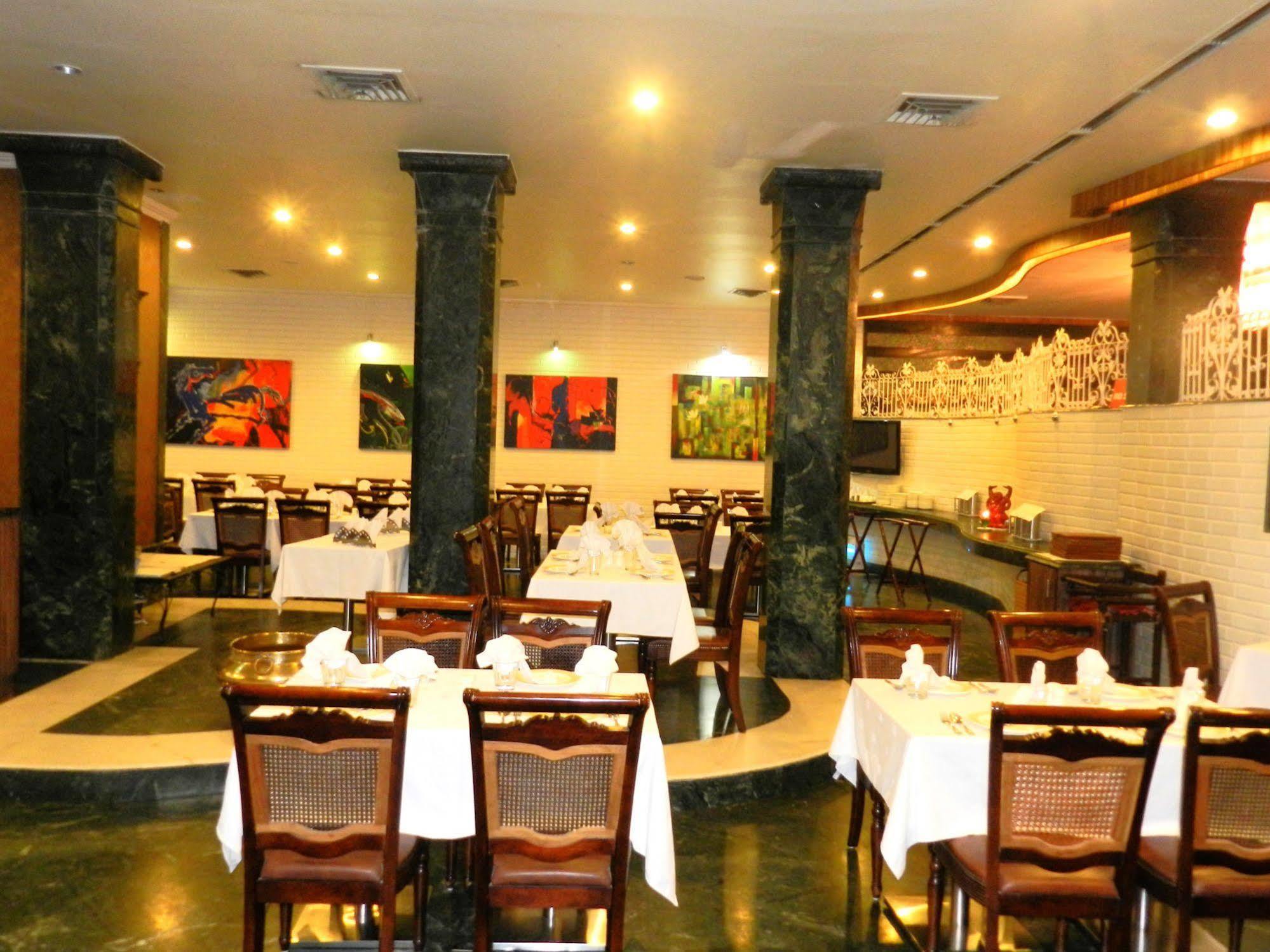 Amarpreet, Chhatrapati Sambhajinagar - Am Hotel Kollection Aurangabad  Restaurant bilde